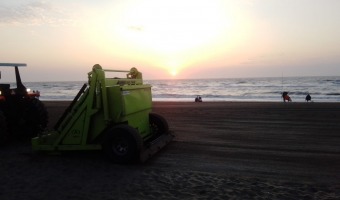 CONTINAN LOS TRABAJOS DE LIMPIEZA EN LAS PLAYAS